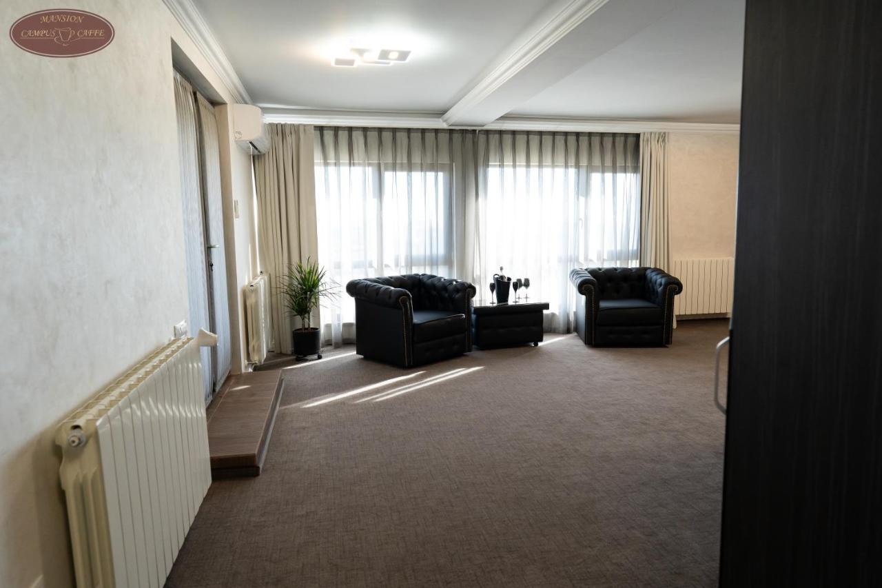 Campus Caffe Mansion Hotel Buzau Exterior photo