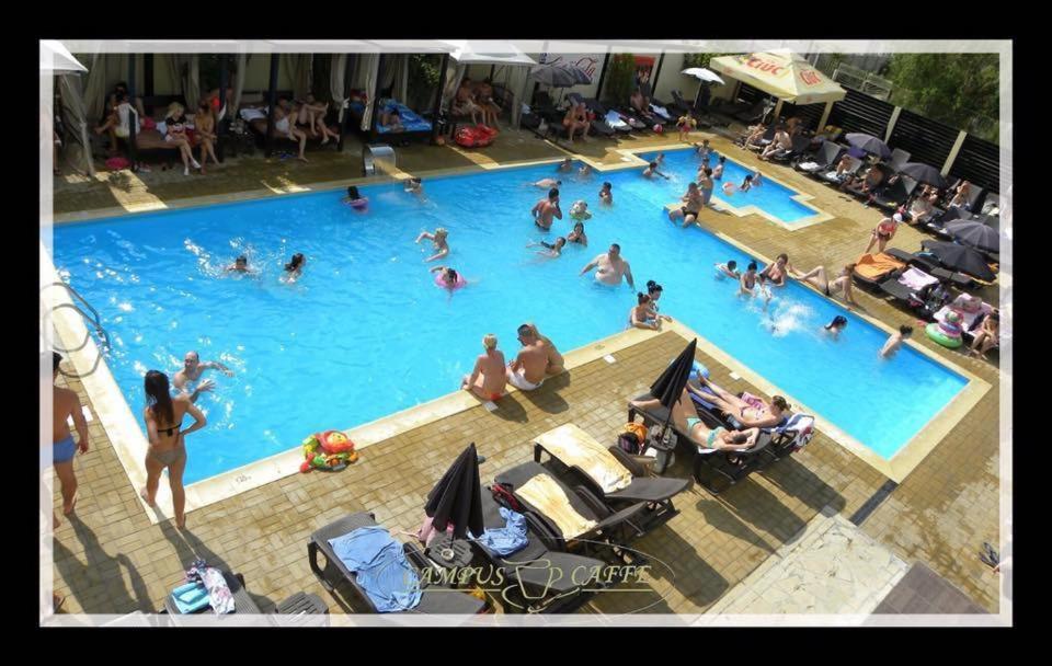 Campus Caffe Mansion Hotel Buzau Exterior photo