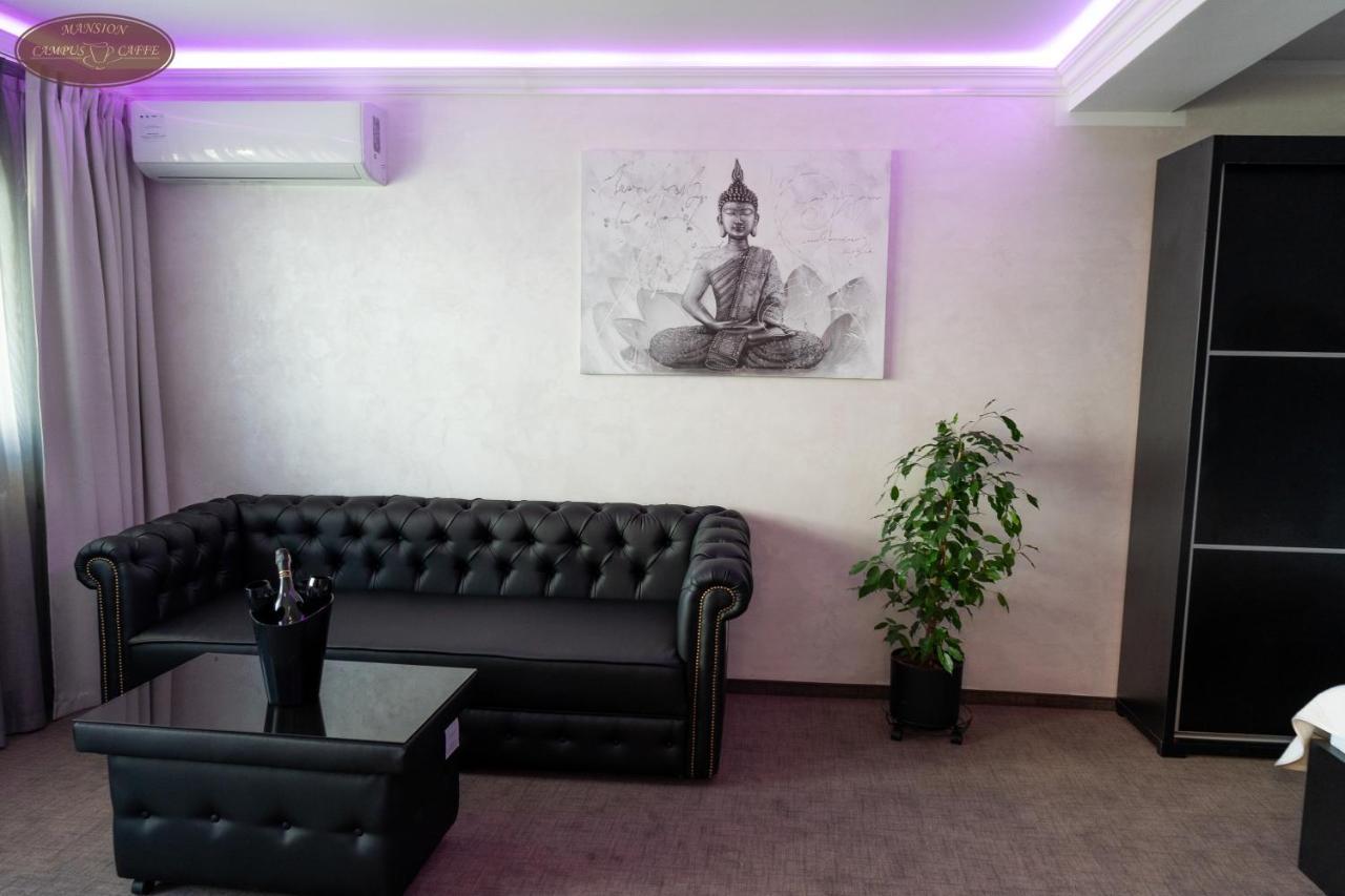 Campus Caffe Mansion Hotel Buzau Exterior photo